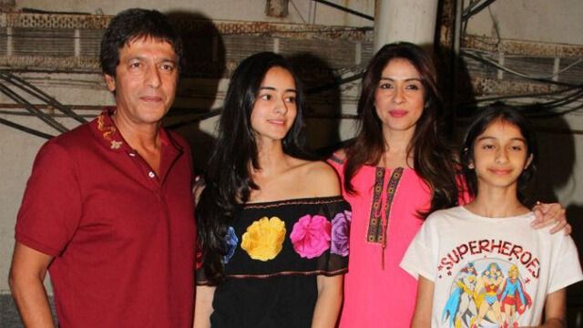 Ananya Pandey Family Photo with Chunky Pandey, Mother and Sister